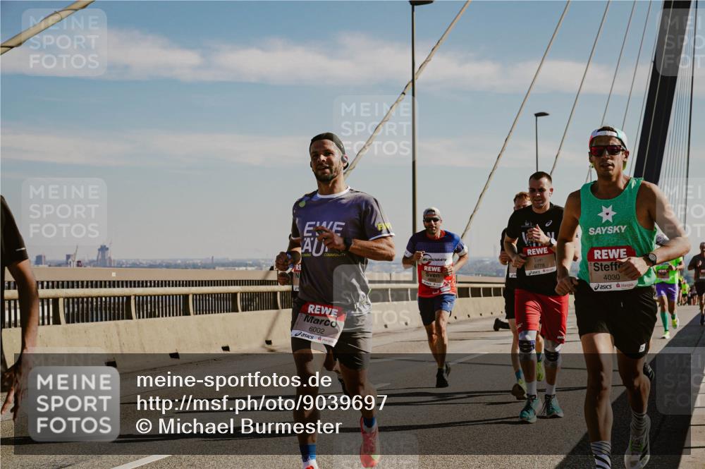 03.10.2025 - Köhlbrandbrückenlauf Michael Burmester http://msf.ph/oto/9039697 03.10.2025 12:20:03 Position 1 6002, 6778, 4030 meine-sportfotos.de