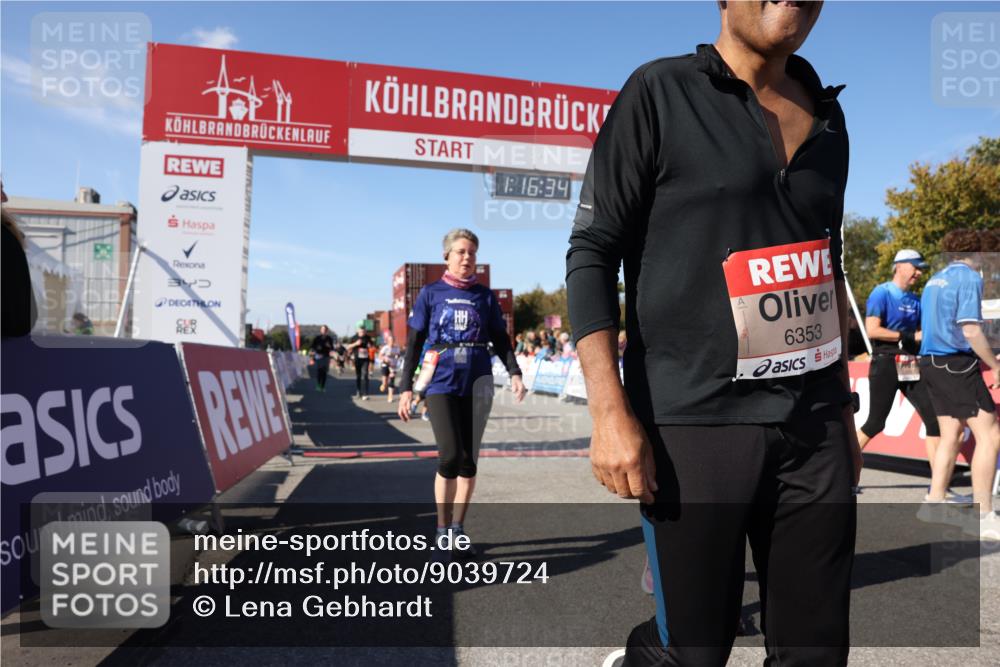03.10.2025 - Köhlbrandbrückenlauf Lena Gebhardt http://msf.ph/oto/9039724 03.10.2025 13:16:34 Ziel 4036, 4146, 4235, 4314, 4408, 4586, 5104, 5498, 5570, 5630, 5694, 5815, 5983, 6208, 6353, 6377, 6812 meine-sportfotos.de