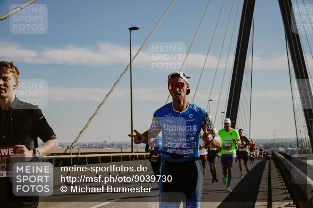 03.10.2025 - Köhlbrandbrückenlauf Michael Burmester http://msf.ph/oto/9039730 03.10.2025 12:20:06 Position 1 050 meine-sportfotos.de