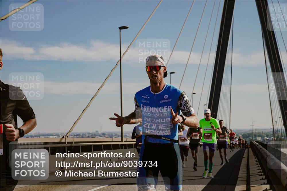 03.10.2025 - Köhlbrandbrückenlauf Michael Burmester http://msf.ph/oto/9039734 03.10.2025 12:20:06 Position 1 3 meine-sportfotos.de