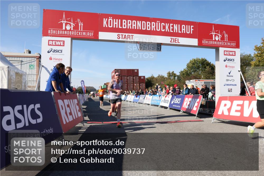 03.10.2025 - Köhlbrandbrückenlauf Lena Gebhardt http://msf.ph/oto/9039737 03.10.2025 12:56:15 Ziel 4028, 4041, 4050, 4078, 4114, 4123, 5957, 6206, 6489, 6495 meine-sportfotos.de
