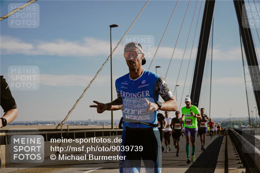 03.10.2025 - Köhlbrandbrückenlauf Michael Burmester http://msf.ph/oto/9039739 03.10.2025 12:20:06 Position 1  meine-sportfotos.de