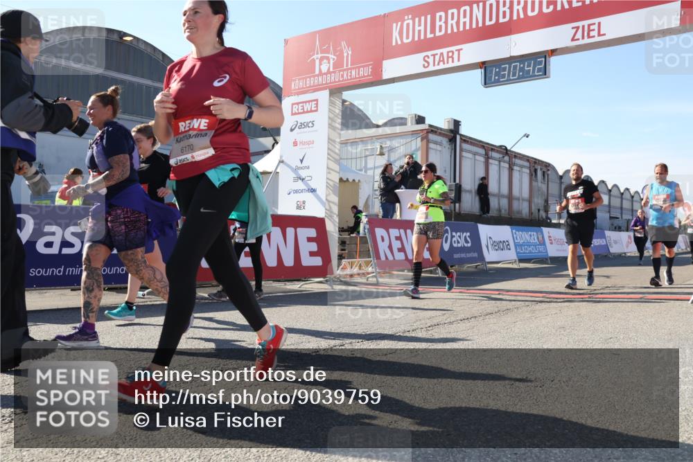 03.10.2025 - Köhlbrandbrückenlauf Luisa Fischer http://msf.ph/oto/9039759 03.10.2025 13:30:41 Ziel 4355, 4840, 4841, 4937, 5289, 5346, 5391, 6170, 6223, 6347 meine-sportfotos.de