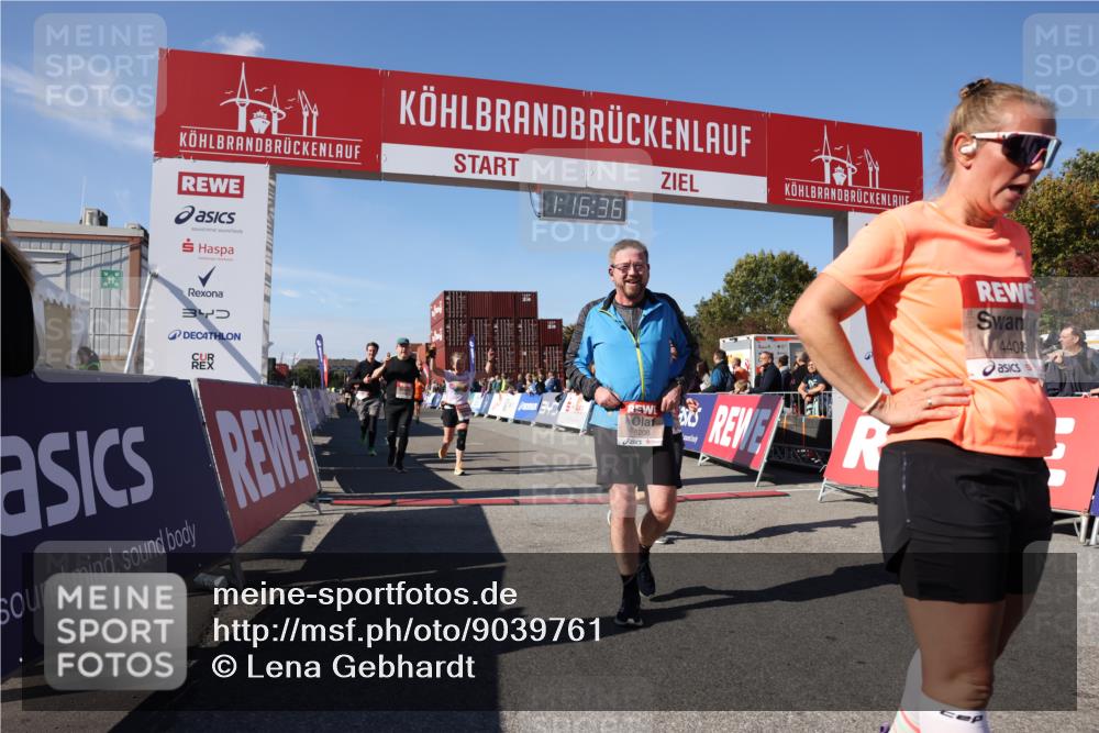 03.10.2025 - Köhlbrandbrückenlauf Lena Gebhardt http://msf.ph/oto/9039761 03.10.2025 13:16:36 Ziel 4036, 4146, 4235, 4314, 4408, 4586, 4813, 5104, 5570, 5630, 5694, 5815, 5983, 6208, 6353, 6377, 6812 meine-sportfotos.de