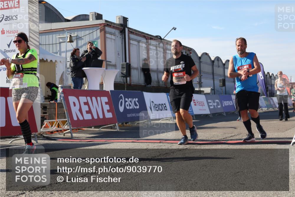 03.10.2025 - Köhlbrandbrückenlauf Luisa Fischer http://msf.ph/oto/9039770 03.10.2025 13:30:42 Ziel 4355, 4840, 4841, 4937, 5289, 5391, 6170, 6223, 6347 meine-sportfotos.de