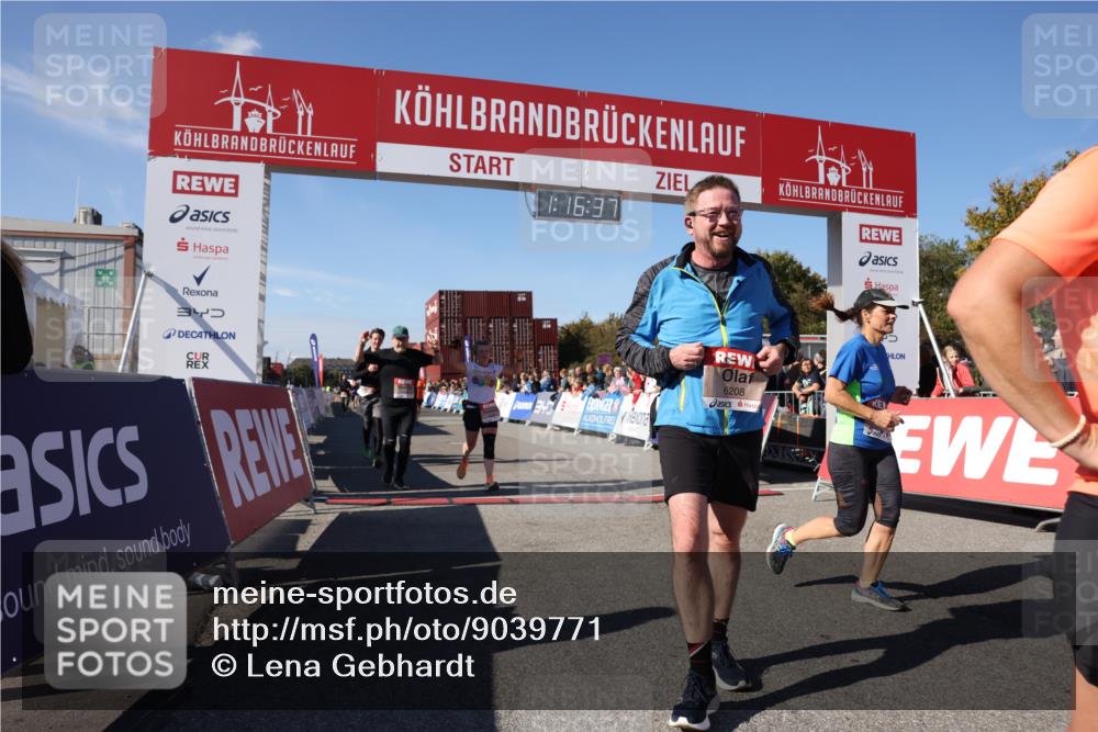 03.10.2025 - Köhlbrandbrückenlauf Lena Gebhardt http://msf.ph/oto/9039771 03.10.2025 13:16:37 Ziel 4036, 4146, 4235, 4314, 4330, 4408, 4431, 4586, 4813, 5104, 5570, 5630, 5694, 5815, 6208, 6353, 6377, 6812 meine-sportfotos.de