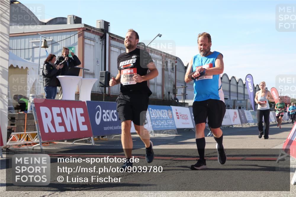 03.10.2025 - Köhlbrandbrückenlauf Luisa Fischer http://msf.ph/oto/9039780 03.10.2025 13:30:42 Ziel 4355, 4840, 4841, 4937, 5289, 5391, 6170, 6223, 6347 meine-sportfotos.de