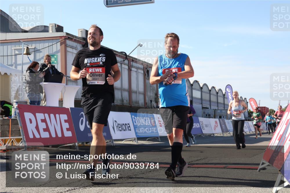 03.10.2025 - Köhlbrandbrückenlauf Luisa Fischer http://msf.ph/oto/9039784 03.10.2025 13:30:43 Ziel 4355, 4840, 4841, 4937, 5289, 5391, 6170, 6223, 6347 meine-sportfotos.de