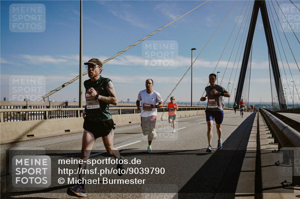 03.10.2025 - Köhlbrandbrückenlauf Michael Burmester http://msf.ph/oto/9039790 03.10.2025 12:20:10 Position 1 4001 meine-sportfotos.de