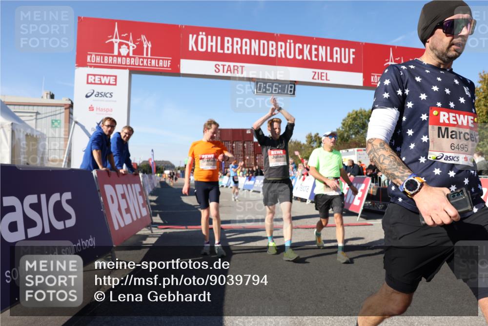 03.10.2025 - Köhlbrandbrückenlauf Lena Gebhardt http://msf.ph/oto/9039794 03.10.2025 12:56:18 Ziel 4028, 4041, 4050, 4078, 4114, 4123, 4166, 5957, 6206, 6489, 6495 meine-sportfotos.de