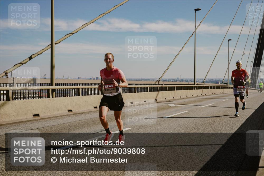 03.10.2025 - Köhlbrandbrückenlauf Michael Burmester http://msf.ph/oto/9039808 03.10.2025 12:20:15 Position 1 4209 meine-sportfotos.de