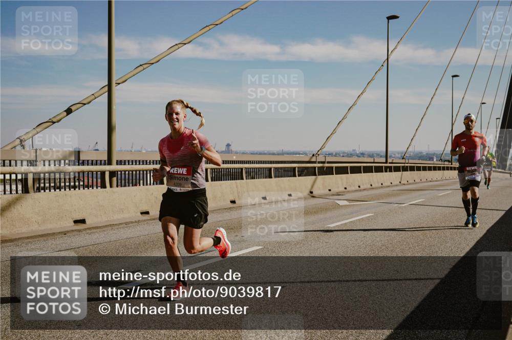 03.10.2025 - Köhlbrandbrückenlauf Michael Burmester http://msf.ph/oto/9039817 03.10.2025 12:20:15 Position 1 4209 meine-sportfotos.de