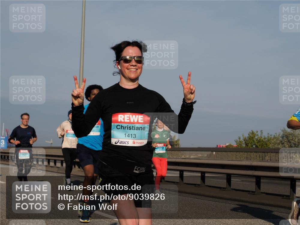03.10.2025 - Köhlbrandbrückenlauf Fabian Wolf http://msf.ph/oto/9039826 03.10.2025 09:53:57 Position 3 3, 23, 1413 meine-sportfotos.de