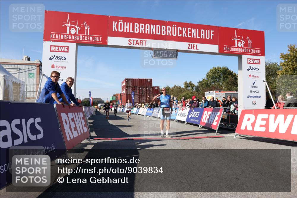 03.10.2025 - Köhlbrandbrückenlauf Lena Gebhardt http://msf.ph/oto/9039834 03.10.2025 12:56:23 Ziel 4028, 4050, 4078, 4123, 4166, 4231, 5957, 6206, 6266, 6495 meine-sportfotos.de
