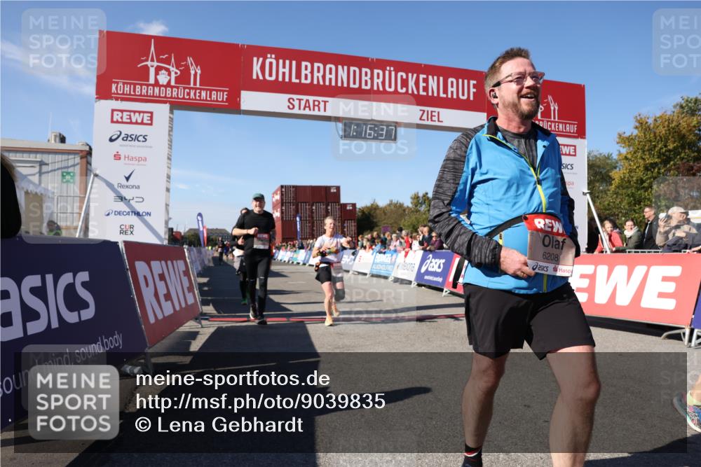03.10.2025 - Köhlbrandbrückenlauf Lena Gebhardt http://msf.ph/oto/9039835 03.10.2025 13:16:37 Ziel 4036, 4146, 4235, 4314, 4330, 4408, 4431, 4586, 4813, 5104, 5570, 5630, 5694, 5815, 6208, 6353, 6377, 6812 meine-sportfotos.de