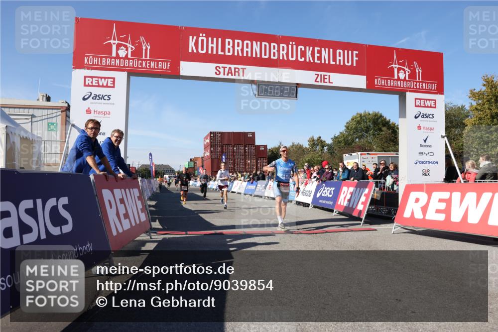 03.10.2025 - Köhlbrandbrückenlauf Lena Gebhardt http://msf.ph/oto/9039854 03.10.2025 12:56:24 Ziel 4028, 4050, 4078, 4166, 4170, 4231, 5957, 6206, 6266, 6495 meine-sportfotos.de