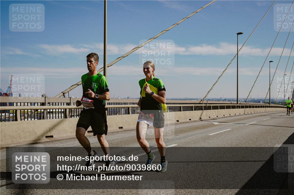 03.10.2025 - Köhlbrandbrückenlauf Michael Burmester http://msf.ph/oto/9039860 03.10.2025 12:20:21 Position 1 6621 meine-sportfotos.de