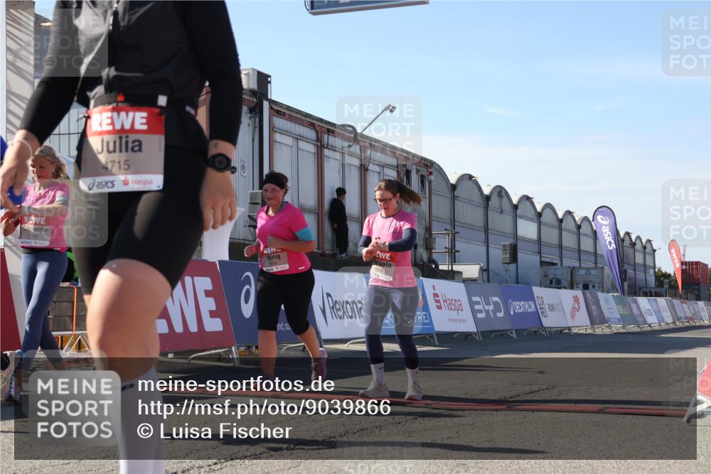 03.10.2025 - Köhlbrandbrückenlauf Luisa Fischer http://msf.ph/oto/9039866 03.10.2025 13:30:59 Ziel 4715, 4734, 5005, 5142, 5185, 5206, 5349, 5402, 5938, 6537 meine-sportfotos.de