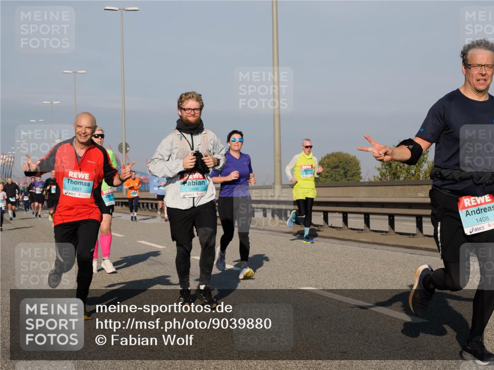 03.10.2025 - Köhlbrandbrückenlauf Fabian Wolf http://msf.ph/oto/9039880 03.10.2025 09:54:00 Position 3 2891, 2890, 1408 meine-sportfotos.de