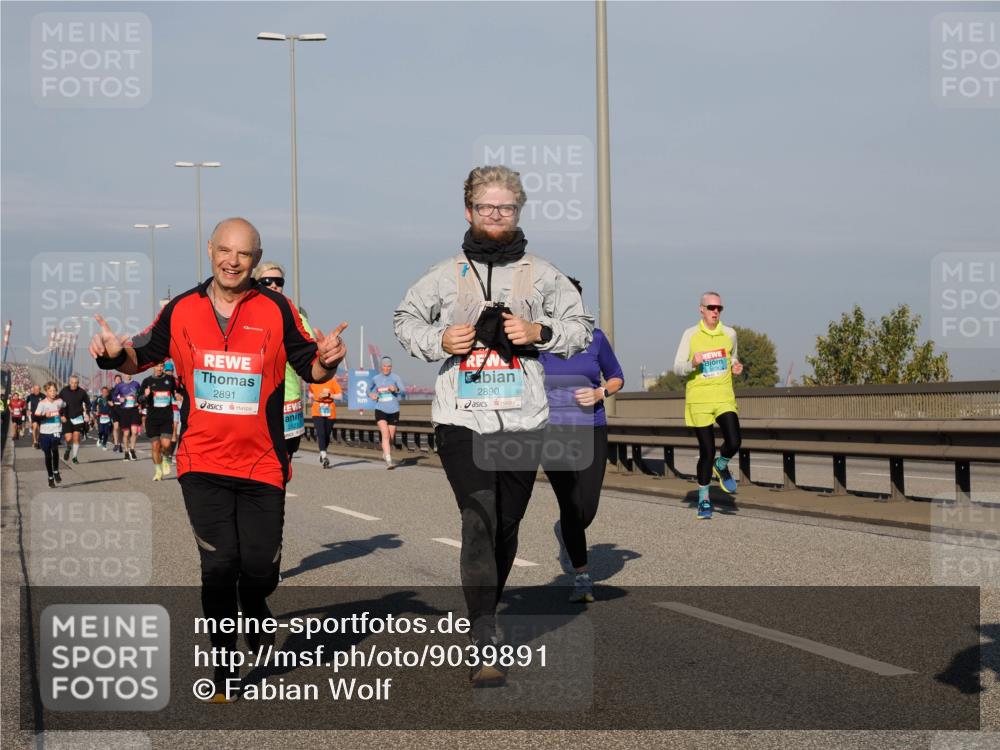 03.10.2025 - Köhlbrandbrückenlauf Fabian Wolf http://msf.ph/oto/9039891 03.10.2025 09:54:01 Position 3 2891, 2821, 2890 meine-sportfotos.de