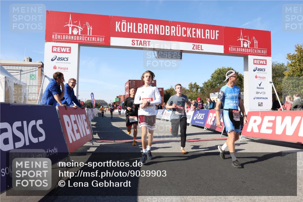 03.10.2025 - Köhlbrandbrückenlauf Lena Gebhardt http://msf.ph/oto/9039903 03.10.2025 12:56:26 Ziel 4028, 4050, 4078, 4166, 4170, 4231, 4478, 5957, 6266, 6408 meine-sportfotos.de