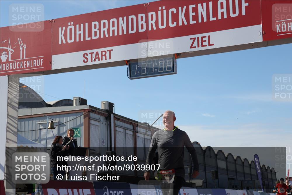 03.10.2025 - Köhlbrandbrückenlauf Luisa Fischer http://msf.ph/oto/9039907 03.10.2025 13:31:07 Ziel 4734, 5185, 5206, 5349, 5938, 6375 meine-sportfotos.de