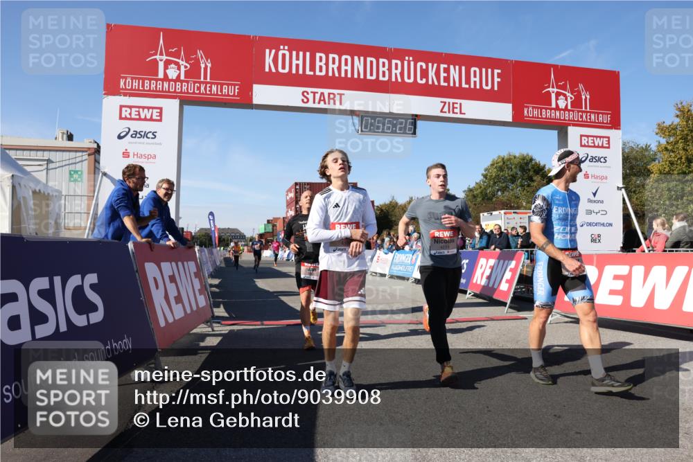 03.10.2025 - Köhlbrandbrückenlauf Lena Gebhardt http://msf.ph/oto/9039908 03.10.2025 12:56:27 Ziel 4028, 4054, 4166, 4170, 4231, 4478, 6266, 6408 meine-sportfotos.de