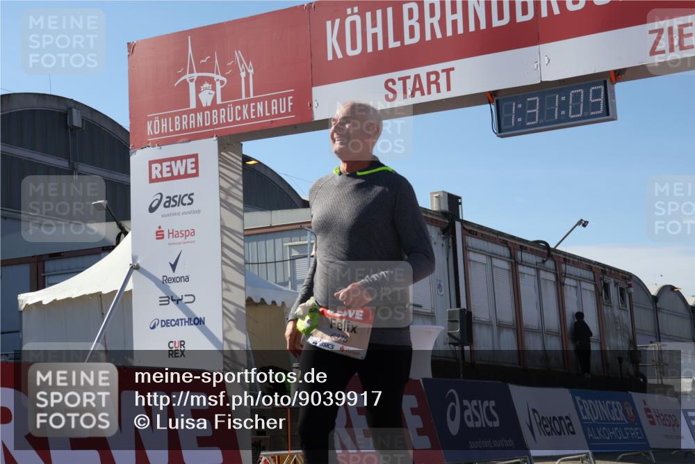 03.10.2025 - Köhlbrandbrückenlauf Luisa Fischer http://msf.ph/oto/9039917 03.10.2025 13:31:08 Ziel 4734, 4800, 5185, 5206, 5349, 6375 meine-sportfotos.de