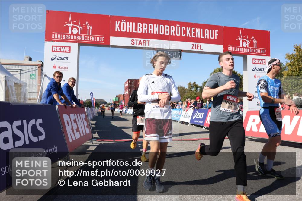 03.10.2025 - Köhlbrandbrückenlauf Lena Gebhardt http://msf.ph/oto/9039927 03.10.2025 12:56:27 Ziel 4028, 4054, 4166, 4170, 4231, 4478, 6266, 6408 meine-sportfotos.de