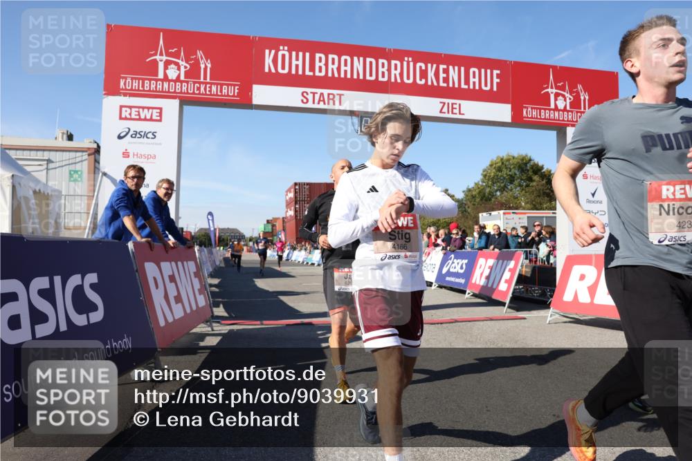 03.10.2025 - Köhlbrandbrückenlauf Lena Gebhardt http://msf.ph/oto/9039931 03.10.2025 12:56:27 Ziel 4028, 4054, 4166, 4170, 4231, 4478, 6266, 6408 meine-sportfotos.de