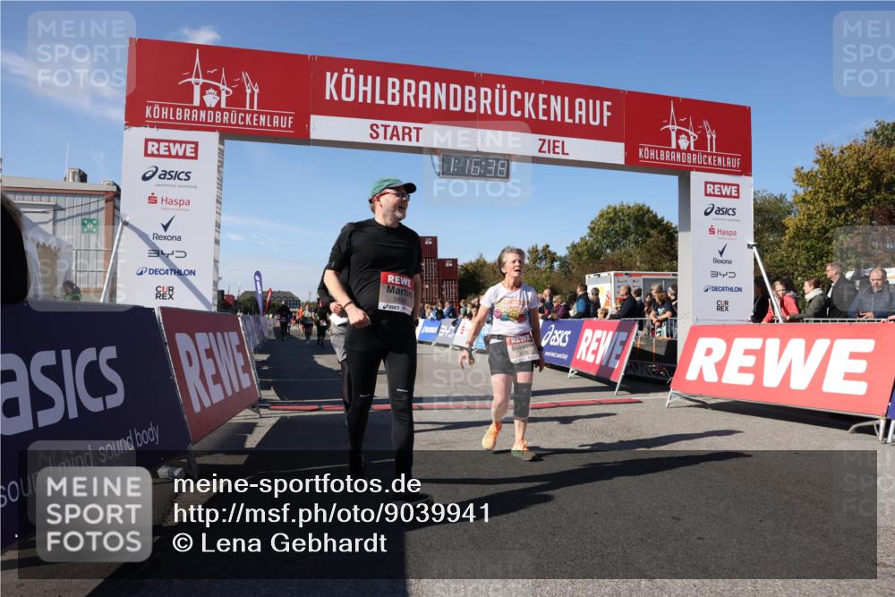 03.10.2025 - Köhlbrandbrückenlauf Lena Gebhardt http://msf.ph/oto/9039941 03.10.2025 13:16:39 Ziel 4036, 4235, 4314, 4330, 4356, 4408, 4431, 4551, 4813, 5104, 5570, 5630, 5694, 5815, 6208, 6299, 6353, 6377, 6746, 6812 meine-sportfotos.de