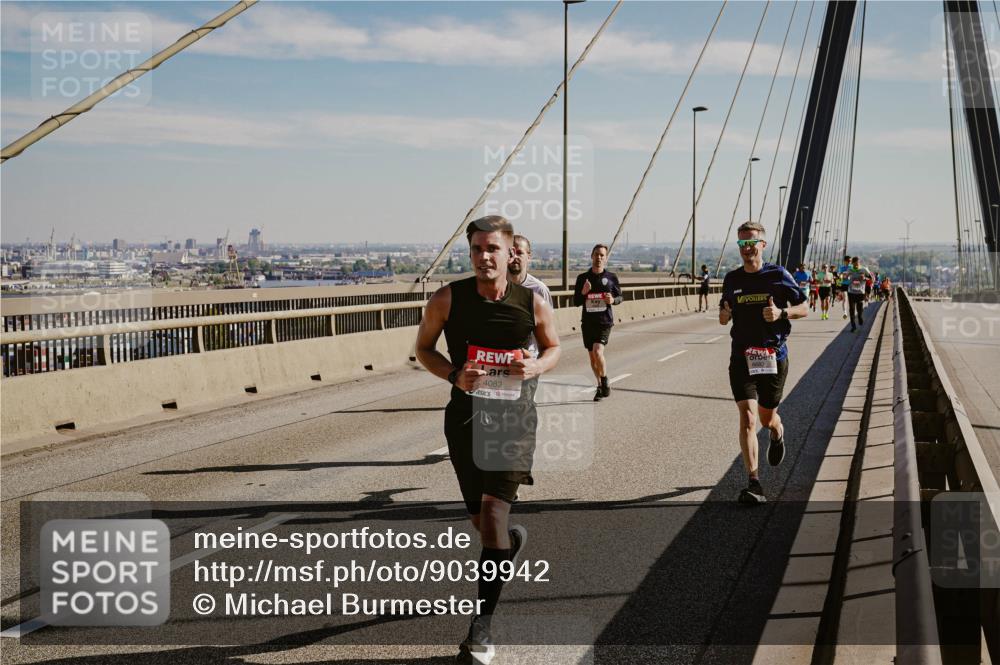 03.10.2025 - Köhlbrandbrückenlauf Michael Burmester http://msf.ph/oto/9039942 03.10.2025 12:20:36 Position 1 4083, 6683 meine-sportfotos.de
