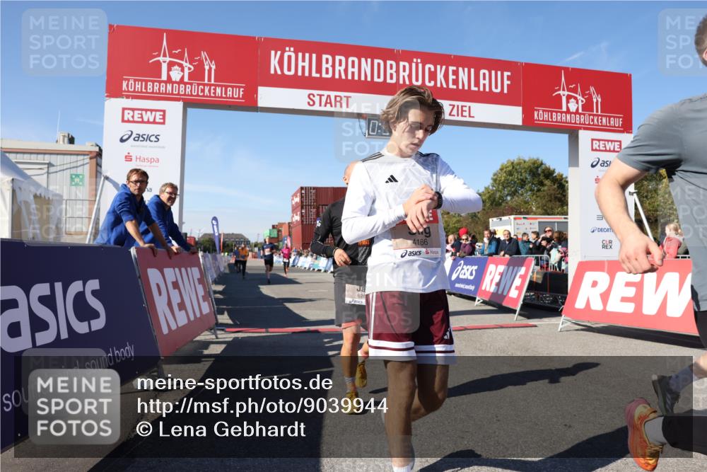 03.10.2025 - Köhlbrandbrückenlauf Lena Gebhardt http://msf.ph/oto/9039944 03.10.2025 12:56:28 Ziel 4028, 4054, 4166, 4170, 4231, 4478, 6266, 6408, 6769 meine-sportfotos.de