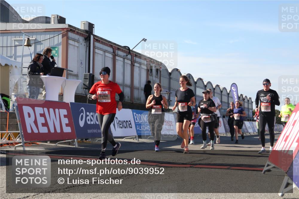 03.10.2025 - Köhlbrandbrückenlauf Luisa Fischer http://msf.ph/oto/9039952 03.10.2025 13:31:13 Ziel 4800, 4967, 5310, 5362, 5378, 5772, 5773, 6242, 6243, 6375, 6559 meine-sportfotos.de