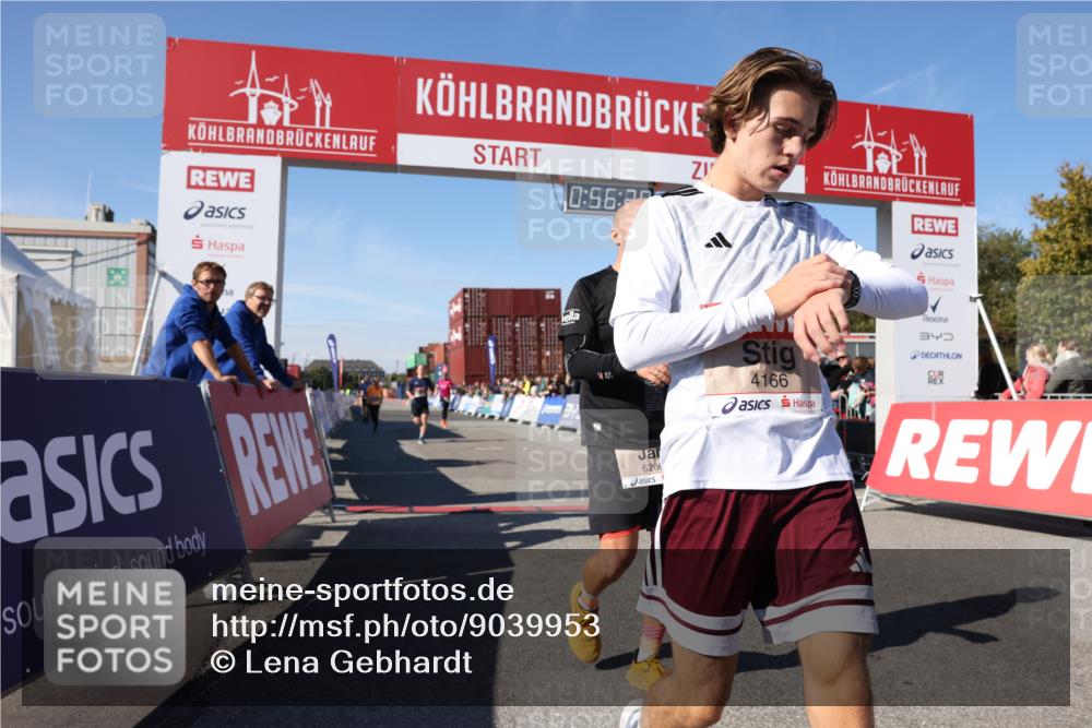03.10.2025 - Köhlbrandbrückenlauf Lena Gebhardt http://msf.ph/oto/9039953 03.10.2025 12:56:28 Ziel 4028, 4054, 4166, 4170, 4231, 4478, 6266, 6408, 6769 meine-sportfotos.de