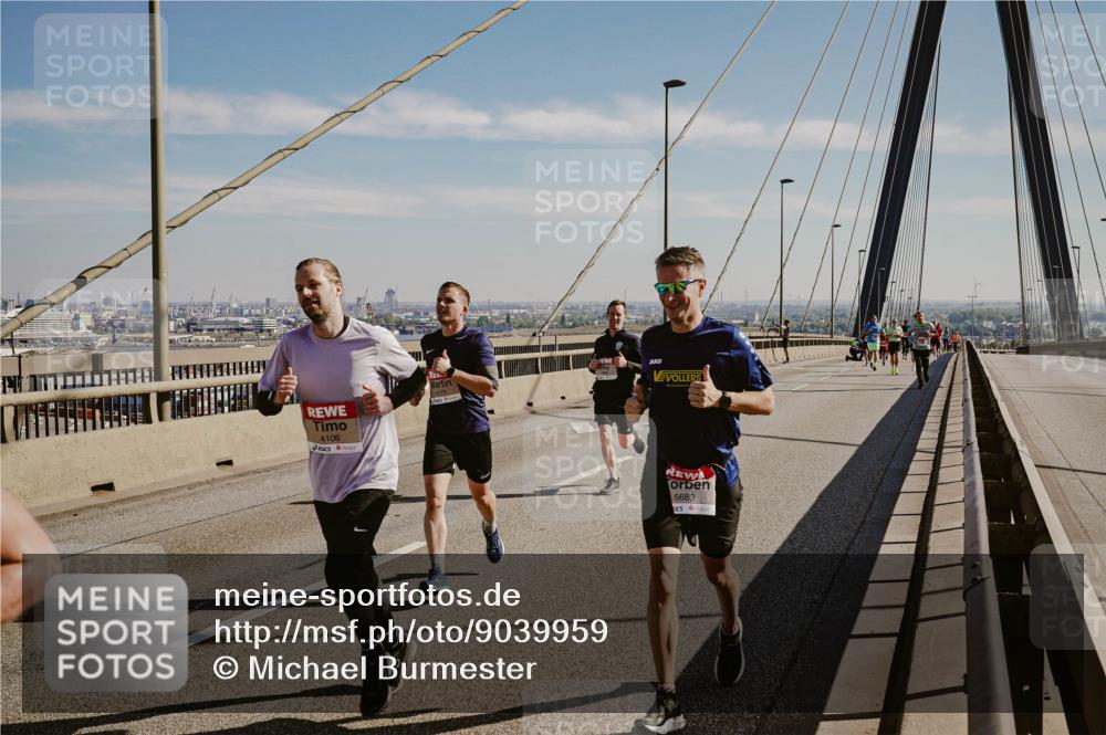 03.10.2025 - Köhlbrandbrückenlauf Michael Burmester http://msf.ph/oto/9039959 03.10.2025 12:20:37 Position 1 4106, 6683 meine-sportfotos.de
