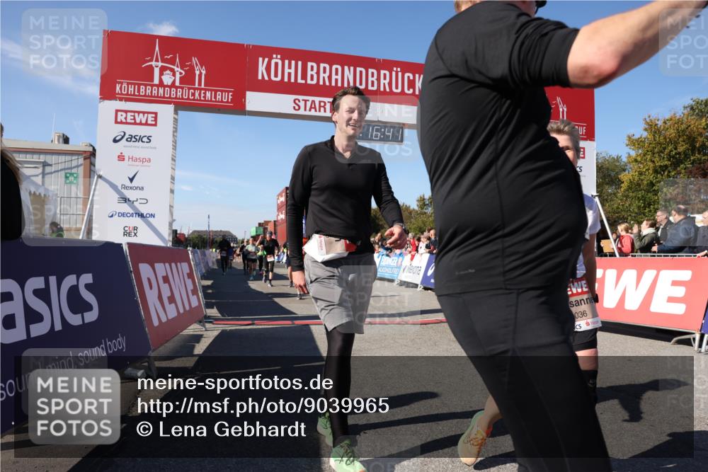 03.10.2025 - Köhlbrandbrückenlauf Lena Gebhardt http://msf.ph/oto/9039965 03.10.2025 13:16:41 Ziel 4036, 4235, 4330, 4356, 4431, 4551, 4813, 5028, 5104, 5630, 5694, 6208, 6299, 6377, 6620, 6746 meine-sportfotos.de
