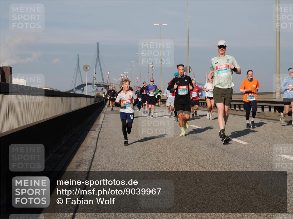 03.10.2025 - Köhlbrandbrückenlauf Fabian Wolf http://msf.ph/oto/9039967 03.10.2025 09:54:06 Position 3 2074, 2449 meine-sportfotos.de