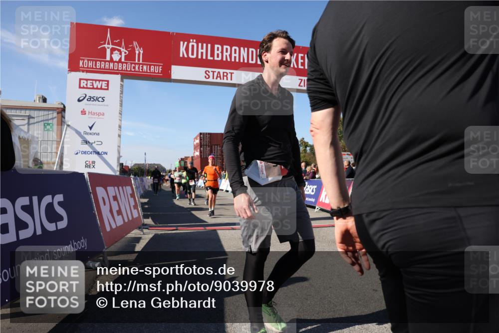 03.10.2025 - Köhlbrandbrückenlauf Lena Gebhardt http://msf.ph/oto/9039978 03.10.2025 13:16:41 Ziel 4036, 4235, 4330, 4356, 4431, 4551, 4813, 5028, 5104, 5630, 5694, 6208, 6299, 6377, 6620, 6746 meine-sportfotos.de