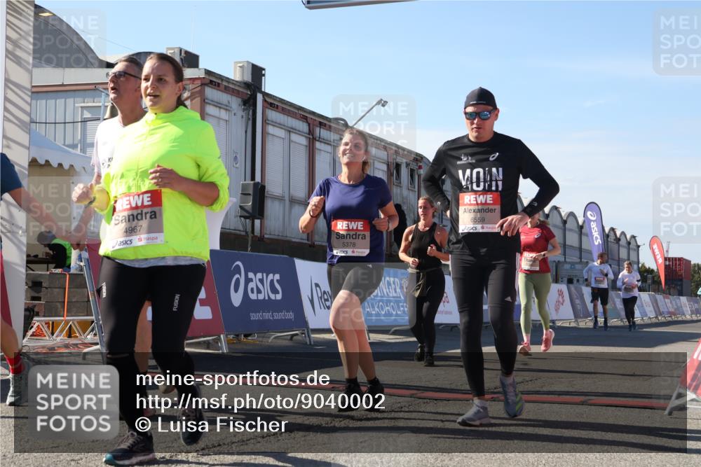 03.10.2025 - Köhlbrandbrückenlauf Luisa Fischer http://msf.ph/oto/9040002 03.10.2025 13:31:17 Ziel 4800, 4967, 5030, 5310, 5362, 5378, 5772, 5773, 6242, 6243, 6375, 6559, 6731 meine-sportfotos.de