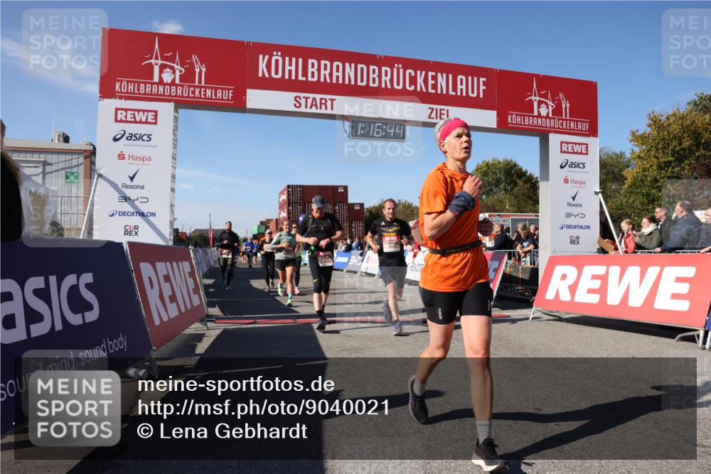 03.10.2025 - Köhlbrandbrückenlauf Lena Gebhardt http://msf.ph/oto/9040021 03.10.2025 13:16:44 Ziel 4036, 4235, 4330, 4356, 4431, 4551, 4813, 5028, 5099, 5104, 5630, 6299, 6340, 6343, 6620, 6697, 6746, 6785 meine-sportfotos.de