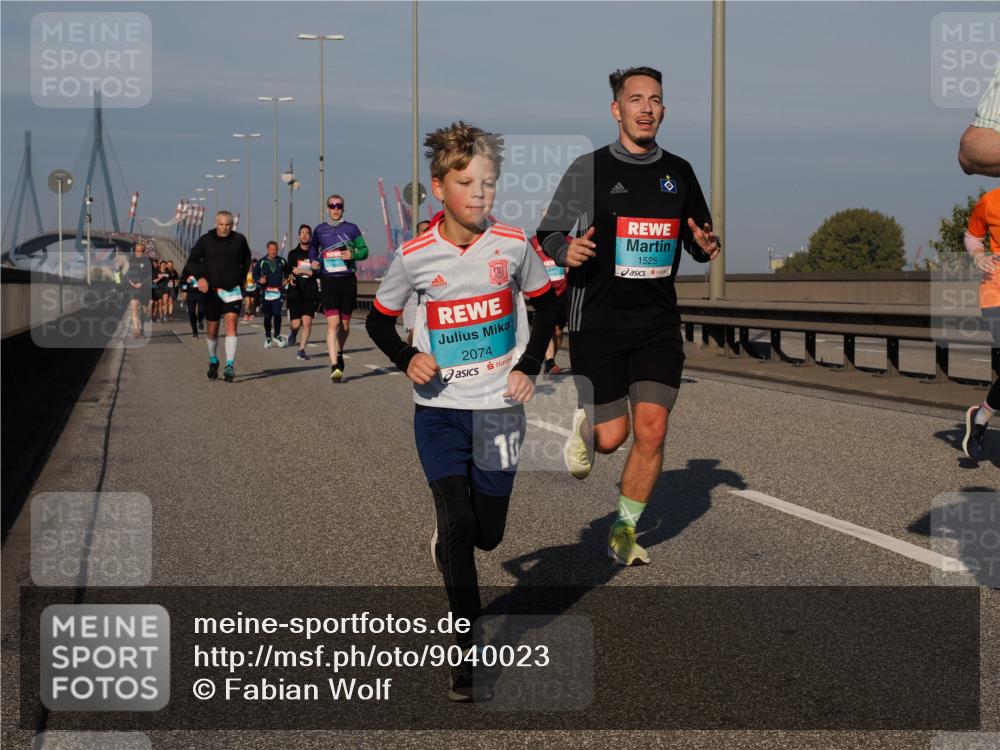 03.10.2025 - Köhlbrandbrückenlauf Fabian Wolf http://msf.ph/oto/9040023 03.10.2025 09:54:08 Position 3 2074, 1525 meine-sportfotos.de