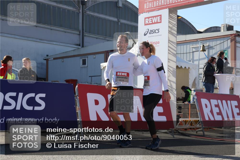 03.10.2025 - Köhlbrandbrückenlauf Luisa Fischer http://msf.ph/oto/9040053 03.10.2025 13:31:26 Ziel 4967, 5030, 5065, 5222, 5310, 5378, 5425, 5511, 5518, 5519, 5598, 6242, 6243, 6559, 6597, 6731 meine-sportfotos.de