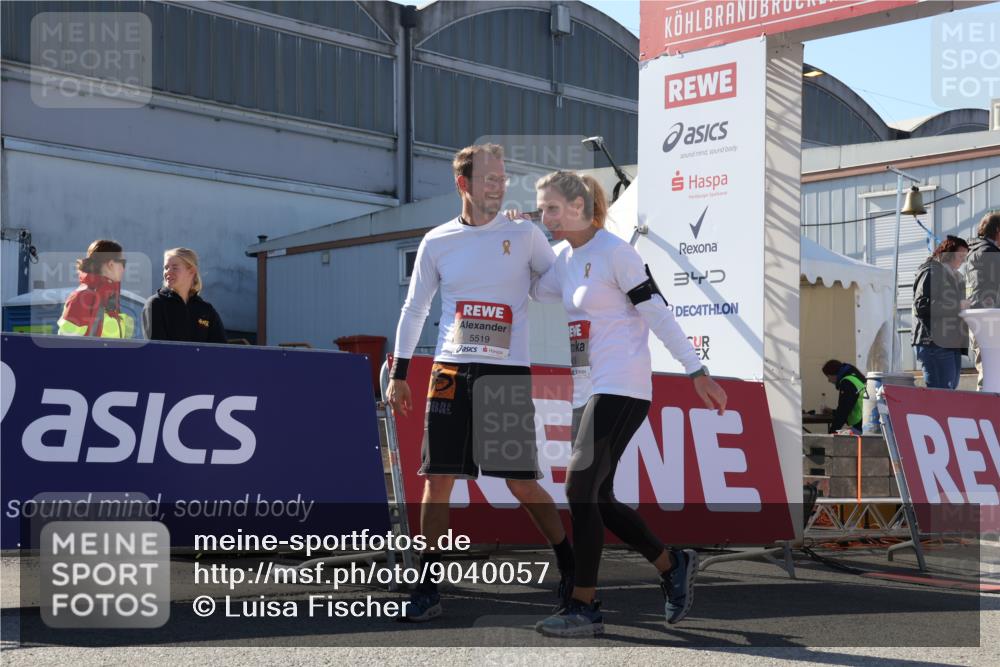 03.10.2025 - Köhlbrandbrückenlauf Luisa Fischer http://msf.ph/oto/9040057 03.10.2025 13:31:26 Ziel 4967, 5030, 5065, 5222, 5310, 5378, 5425, 5511, 5518, 5519, 5598, 6242, 6243, 6559, 6597, 6731 meine-sportfotos.de