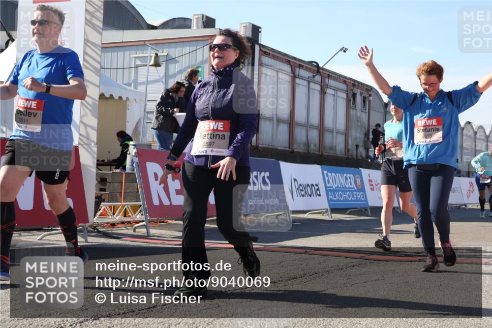 03.10.2025 - Köhlbrandbrückenlauf Luisa Fischer http://msf.ph/oto/9040069 03.10.2025 13:31:28 Ziel 5030, 5065, 5171, 5222, 5425, 5511, 5518, 5519, 5598, 6597, 6731 meine-sportfotos.de