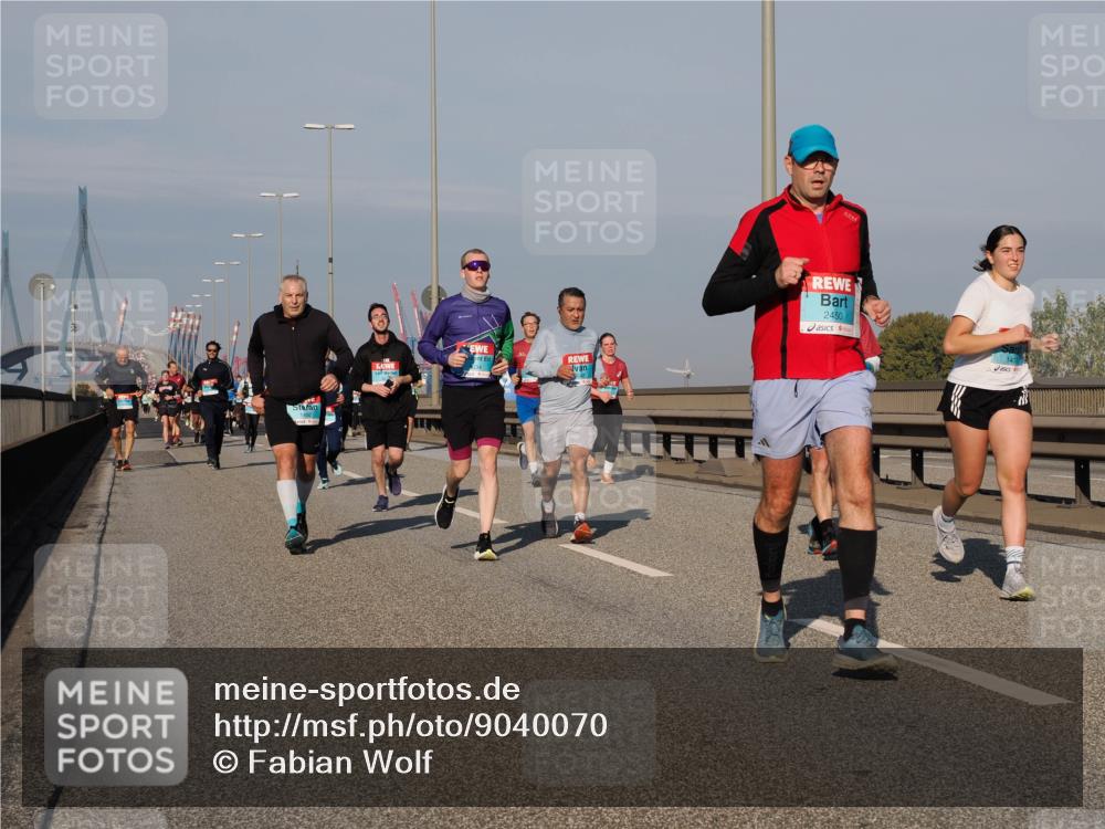 03.10.2025 - Köhlbrandbrückenlauf Fabian Wolf http://msf.ph/oto/9040070 03.10.2025 09:54:11 Position 3 2450 meine-sportfotos.de