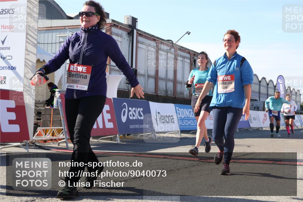03.10.2025 - Köhlbrandbrückenlauf Luisa Fischer http://msf.ph/oto/9040073 03.10.2025 13:31:28 Ziel 5030, 5065, 5171, 5222, 5425, 5511, 5518, 5519, 5598, 6597, 6731 meine-sportfotos.de