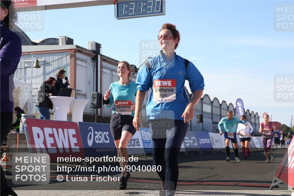 03.10.2025 - Köhlbrandbrückenlauf Luisa Fischer http://msf.ph/oto/9040080 03.10.2025 13:31:29 Ziel 5030, 5065, 5171, 5222, 5425, 5511, 5518, 5519, 5598, 6597, 6731 meine-sportfotos.de