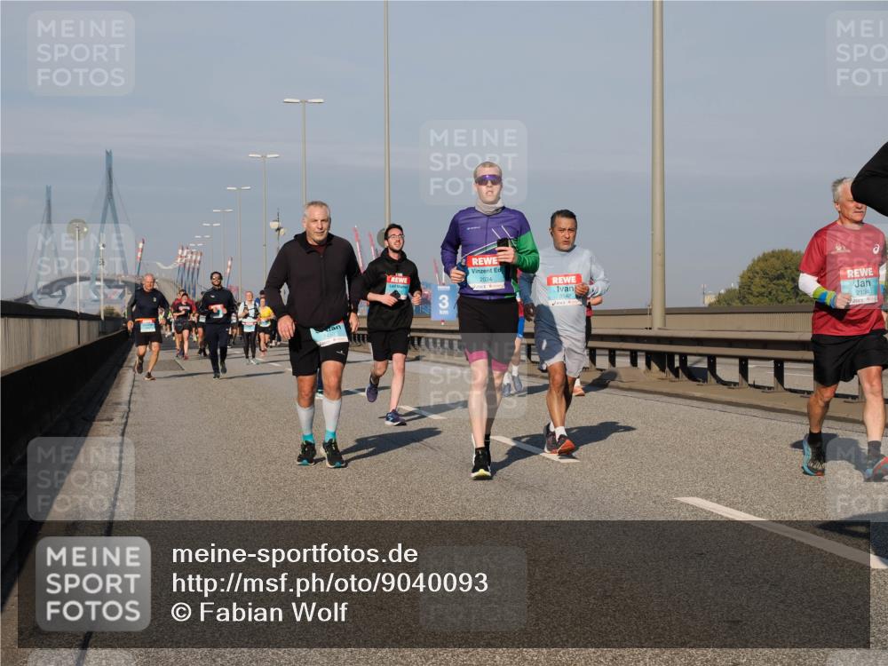 03.10.2025 - Köhlbrandbrückenlauf Fabian Wolf http://msf.ph/oto/9040093 03.10.2025 09:54:12 Position 3 1450, 2034, 3542, 2134 meine-sportfotos.de