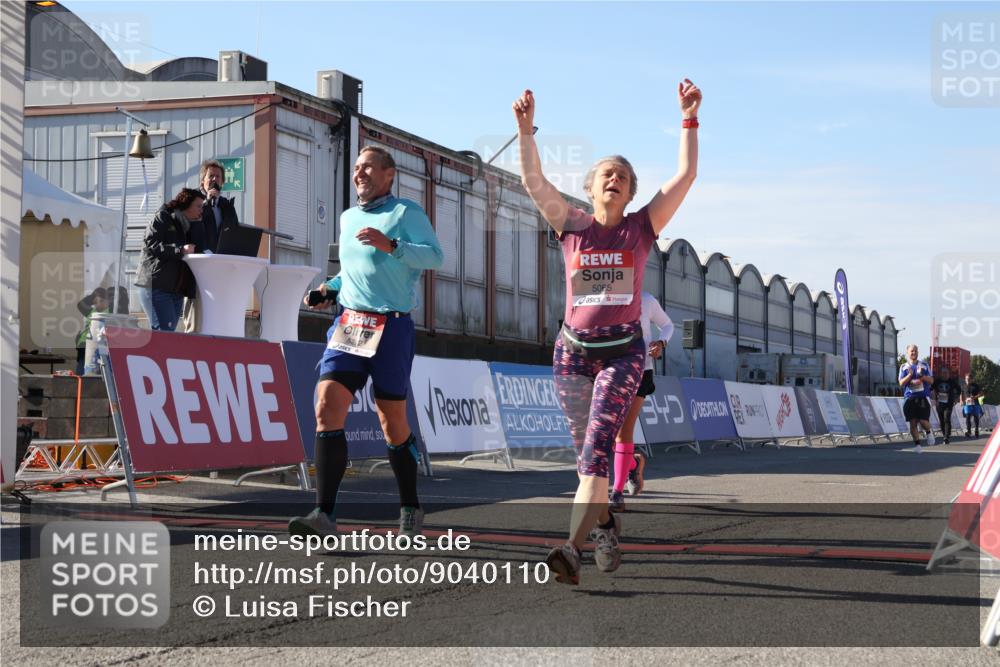 03.10.2025 - Köhlbrandbrückenlauf Luisa Fischer http://msf.ph/oto/9040110 03.10.2025 13:31:32 Ziel 5065, 5171, 5222, 5425, 5511, 5518, 5519, 5598, 6597 meine-sportfotos.de
